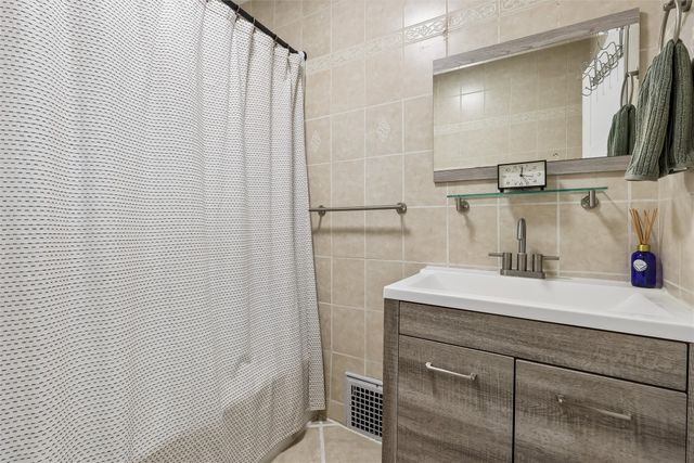 740 34th Street, Des Moines, IA 50312