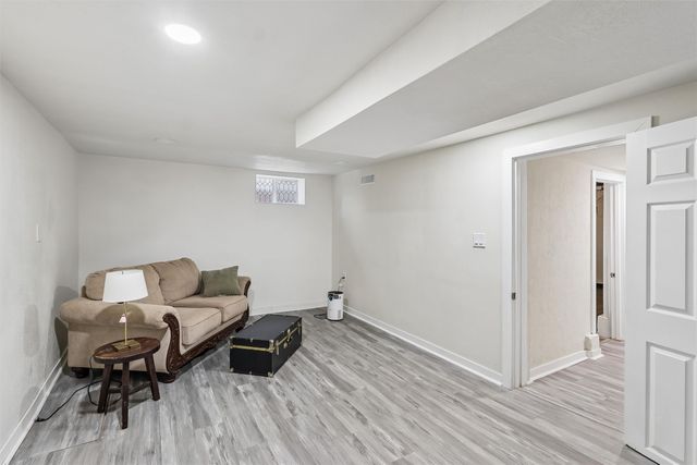 740 34th Street, Des Moines, IA 50312