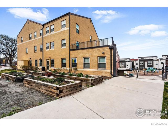 2835 W Parkside Place 305, Denver, CO 80221