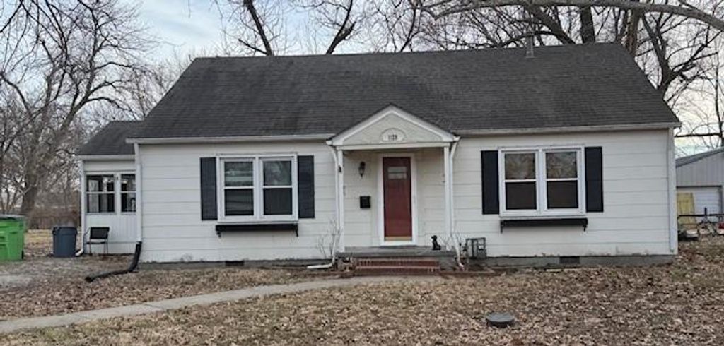 1128 W 7th Street, Ottawa, KS 66067