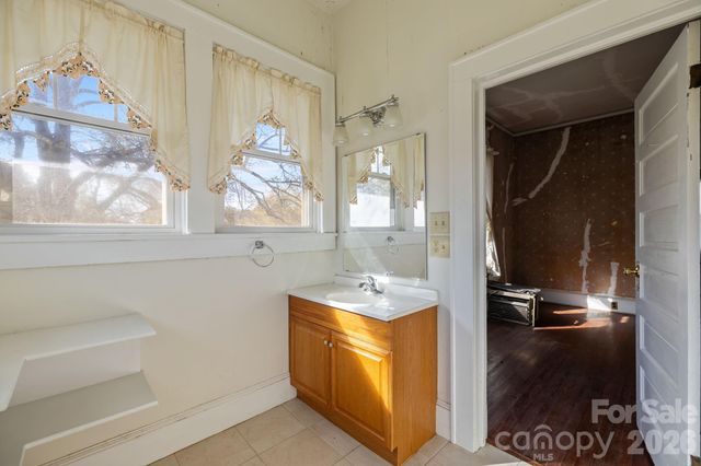 208 S Myrtle School Road, Gastonia, NC 28052