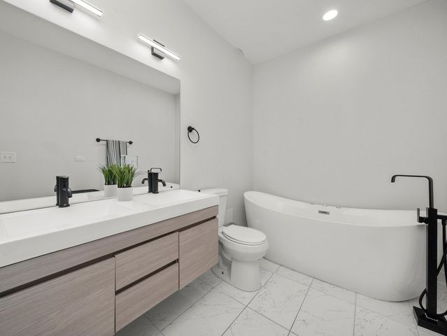 1336 N Hamlin Avenue, Chicago, IL 60651