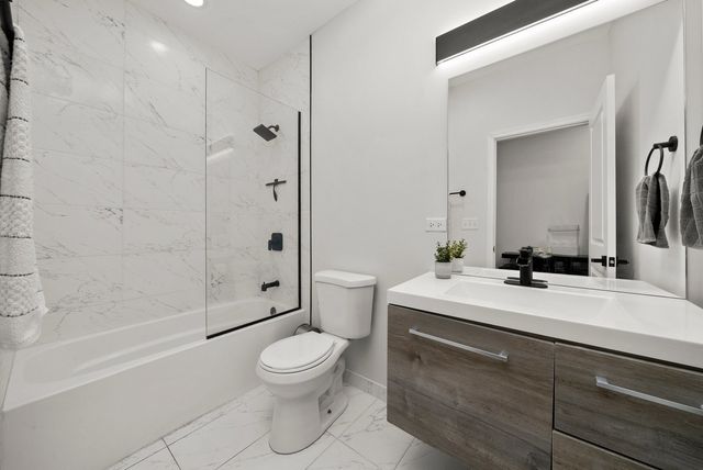 1336 N Hamlin Avenue, Chicago, IL 60651