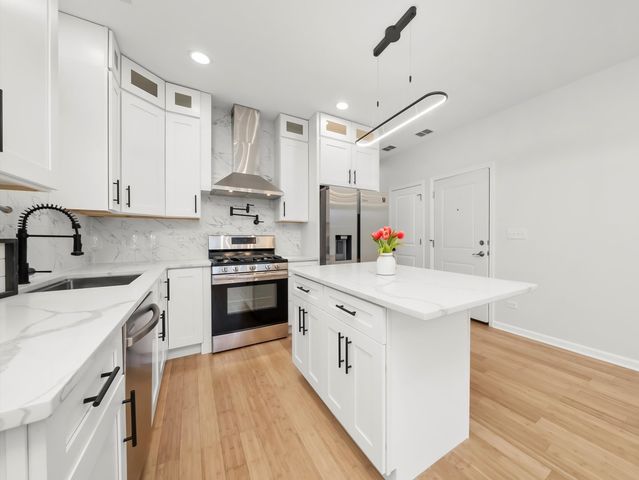 1336 N Hamlin Avenue, Chicago, IL 60651