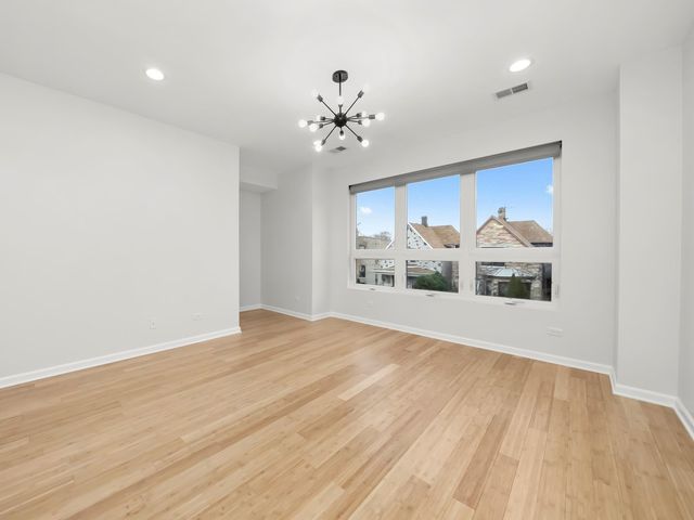 1336 N Hamlin Avenue, Chicago, IL 60651