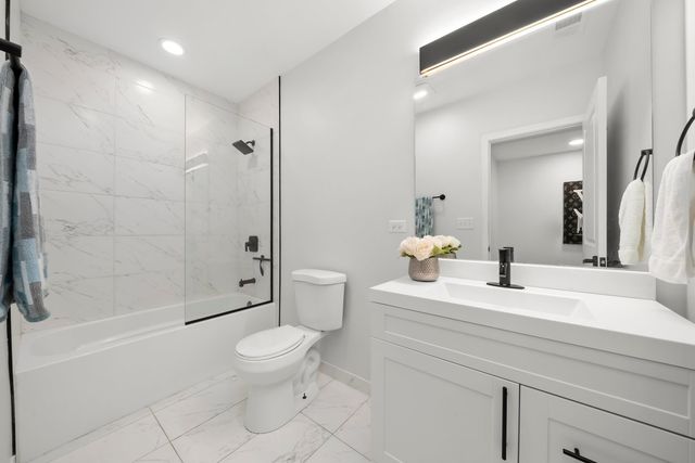 1336 N Hamlin Avenue, Chicago, IL 60651