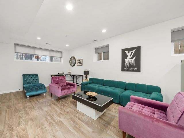 1336 N Hamlin Avenue, Chicago, IL 60651