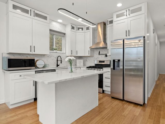 1336 N Hamlin Avenue, Chicago, IL 60651