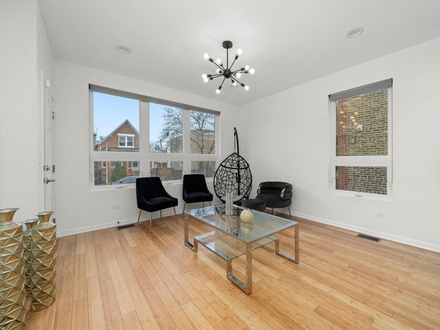 1336 N Hamlin Avenue, Chicago, IL 60651