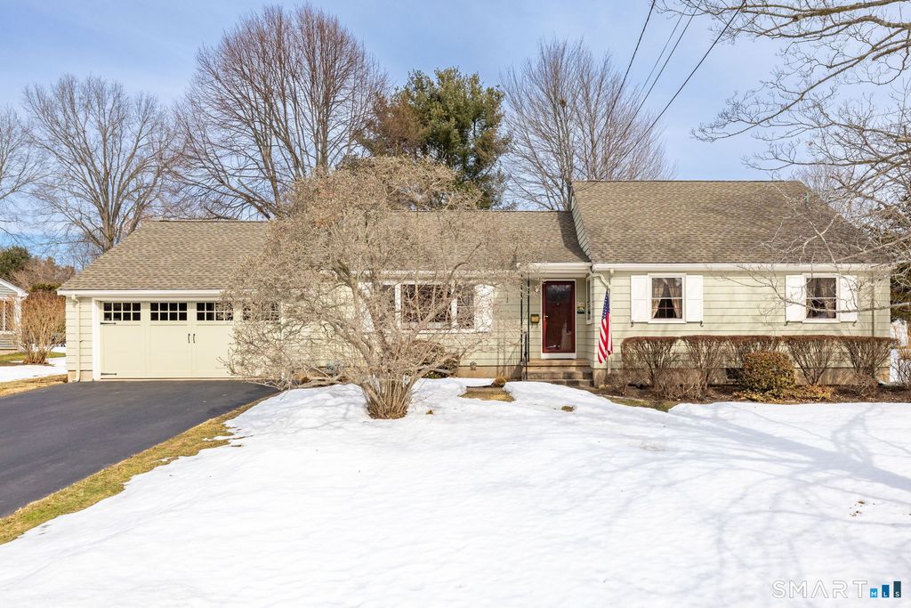 31 Ox Yoke Drive, Wethersfield, CT 06109