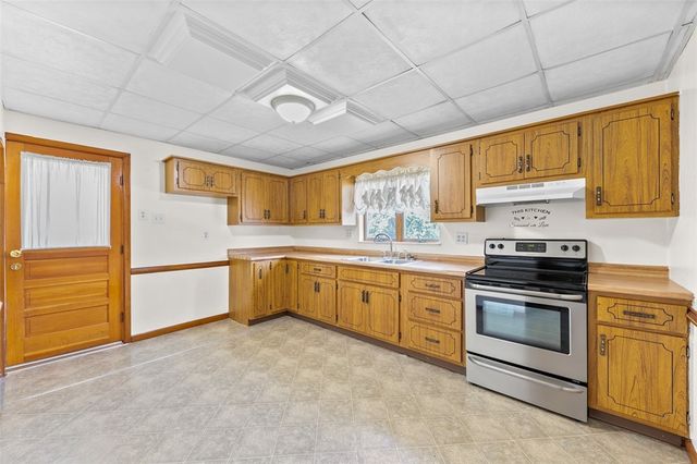 323-325 Main Street, Perry Twp, PA 15482