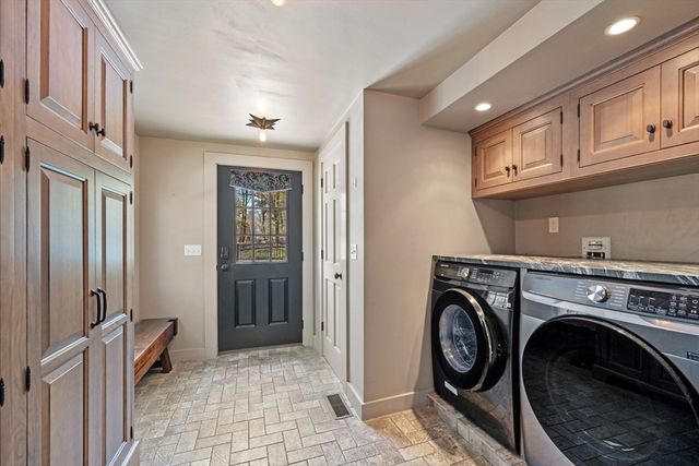 1 Chestnut St, North Reading, MA 01864