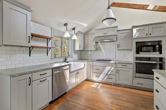 1 Chestnut St, North Reading, MA 01864