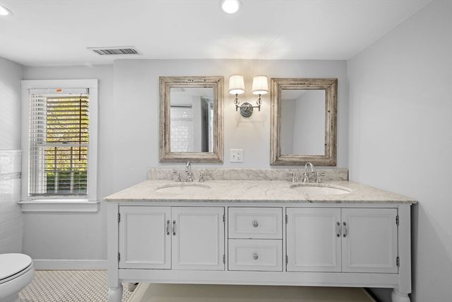 1 Chestnut St, North Reading, MA 01864