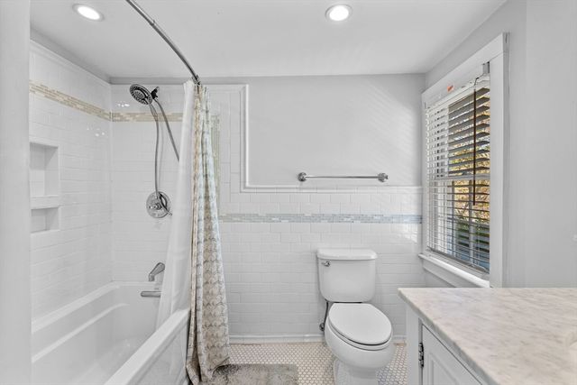 1 Chestnut St, North Reading, MA 01864