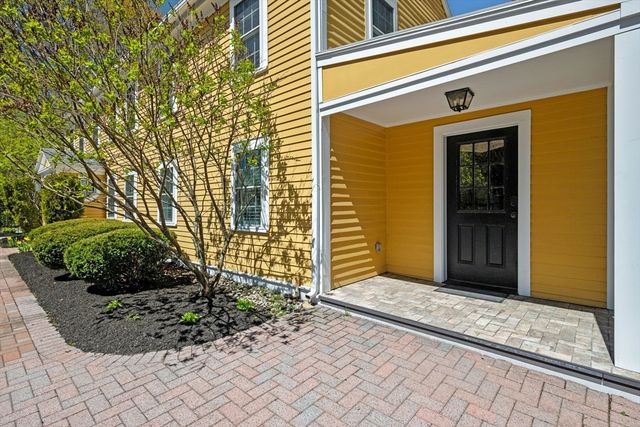 1 Chestnut St, North Reading, MA 01864