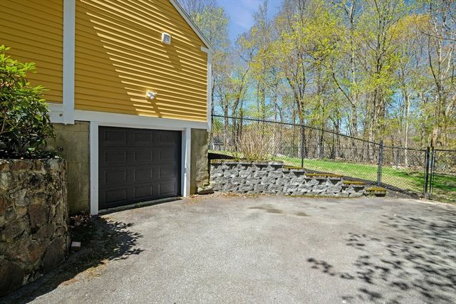 1 Chestnut St, North Reading, MA 01864