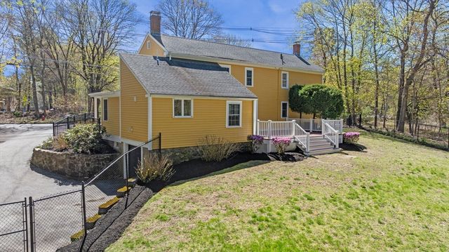1 Chestnut St, North Reading, MA 01864