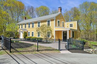 1 Chestnut St, North Reading, MA 01864