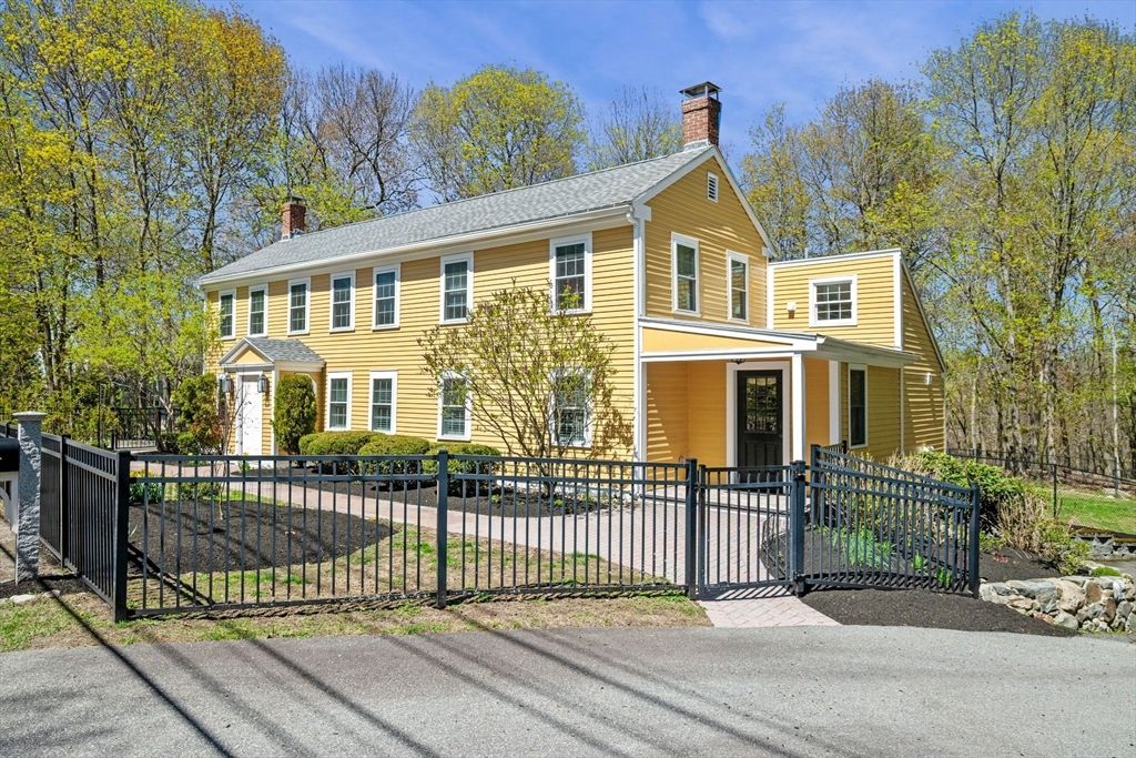 1 Chestnut St, North Reading, MA 01864