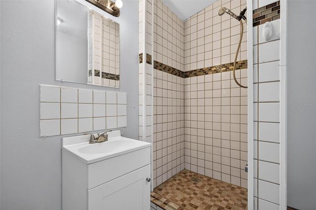 1042 8TH AVENUE S, St Petersburg, FL 33705