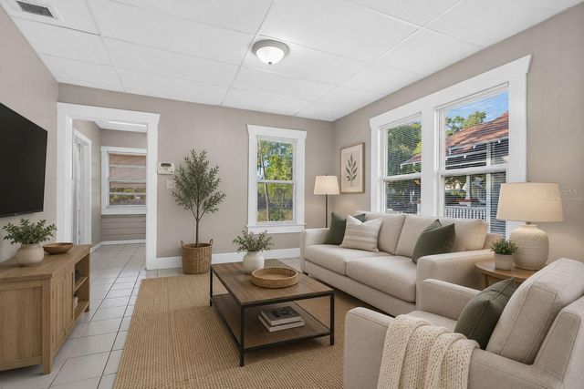 1042 8TH AVENUE S, St Petersburg, FL 33705