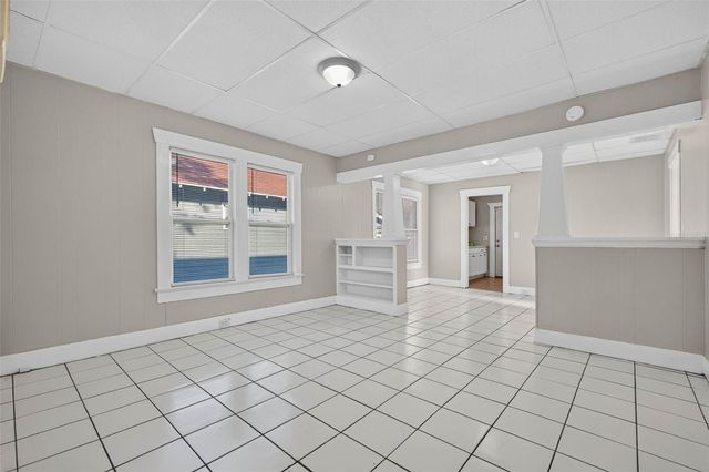 1042 8TH AVENUE S, St Petersburg, FL 33705