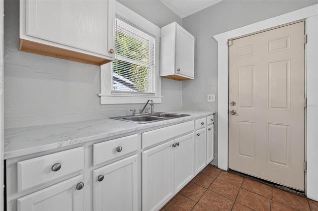 1042 8TH AVENUE S, St Petersburg, FL 33705