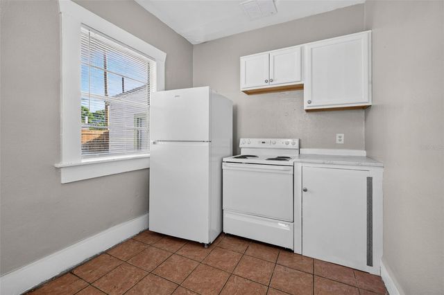 1042 8TH AVENUE S, St Petersburg, FL 33705