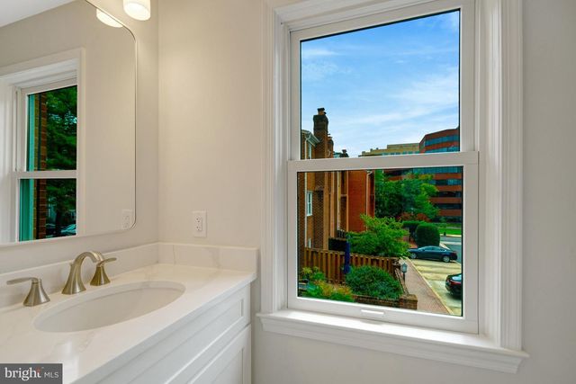 4515 11TH ST N, Arlington, VA 22201