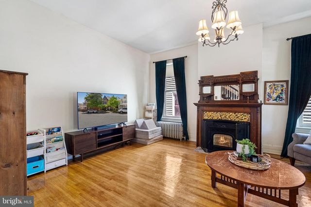 525 N LOCUST ST, Hagerstown, MD 21740