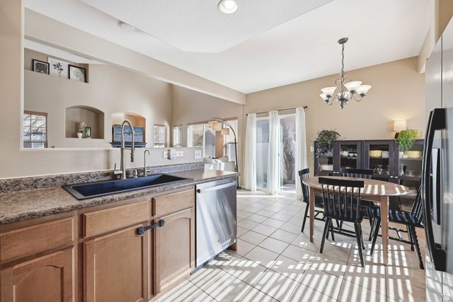 5103 W LONDON BAY DR, Riverton, UT 84096