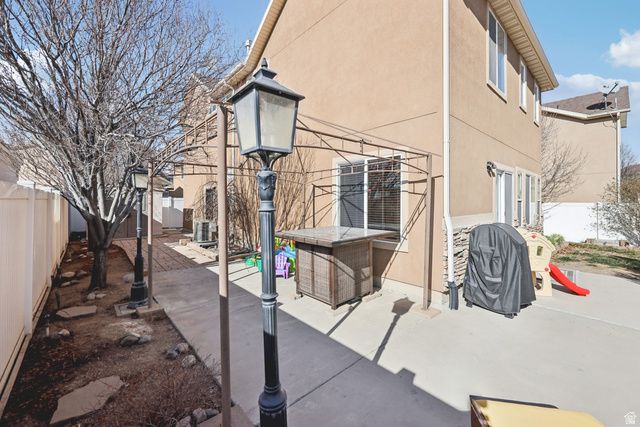 5103 W LONDON BAY DR, Riverton, UT 84096