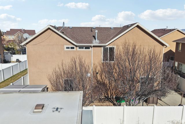 5103 W LONDON BAY DR, Riverton, UT 84096