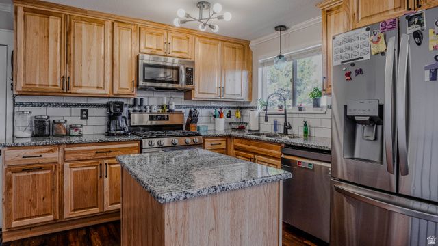 5867 S JONQUIL DR, Taylorsville, UT 84129