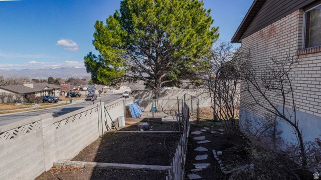 5867 S JONQUIL DR, Taylorsville, UT 84129