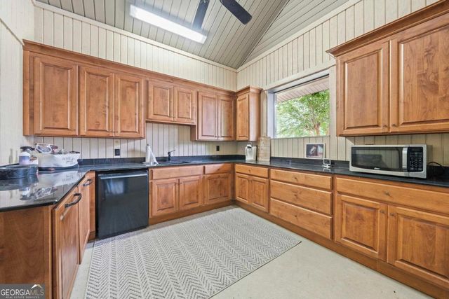 1090 White Oak Way, Buckhead, GA 30625
