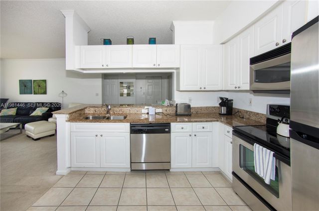 17150 N Bay Rd 2608, Sunny Isles Beach, FL 33160