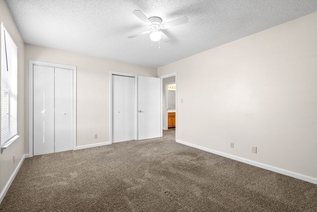 1851 Waters Edge Dr Apt B, Clarksville, TN 37043
