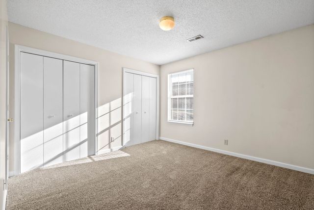 1851 Waters Edge Dr Apt B, Clarksville, TN 37043