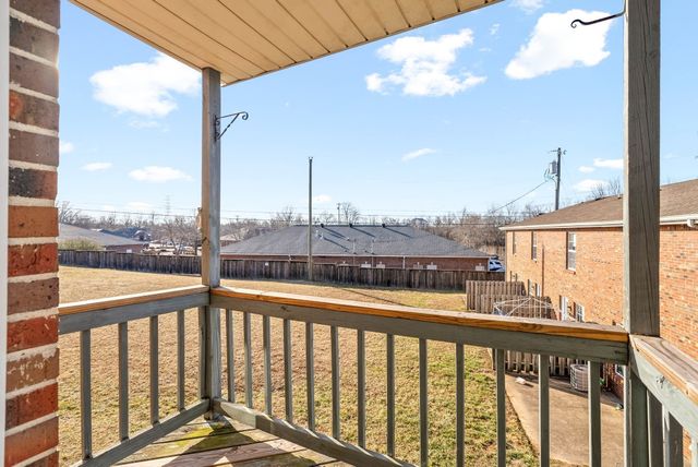 1851 Waters Edge Dr Apt B, Clarksville, TN 37043