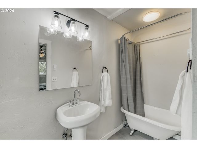 11110 Sw 64TH Ave, Portland, OR 97219