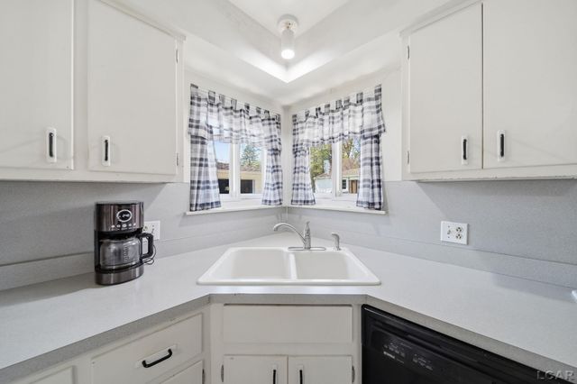 328 Hillcrest Drive, Saline, MI 48176
