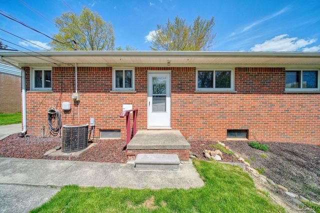 328 Hillcrest Drive, Saline, MI 48176