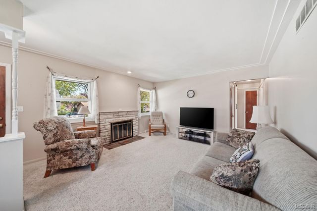 328 Hillcrest Drive, Saline, MI 48176