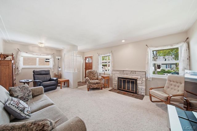 328 Hillcrest Drive, Saline, MI 48176