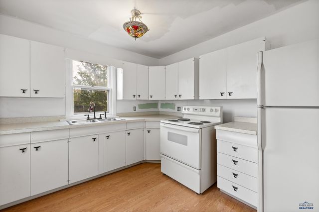 1938 DETROIT, Hot Springs, SD 57747