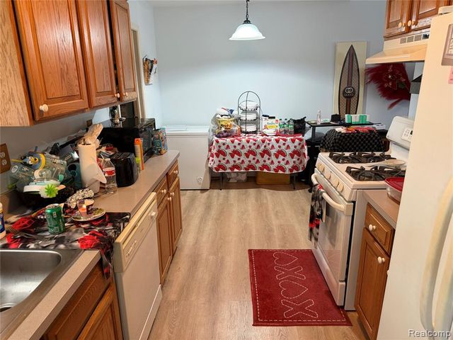 29965 Kenwood Court, Roseville, MI 48066