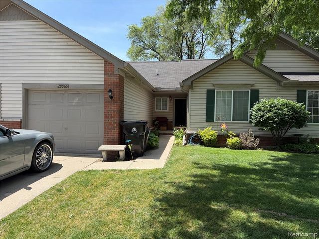 29965 Kenwood Court, Roseville, MI 48066
