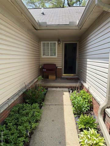29965 Kenwood Court, Roseville, MI 48066